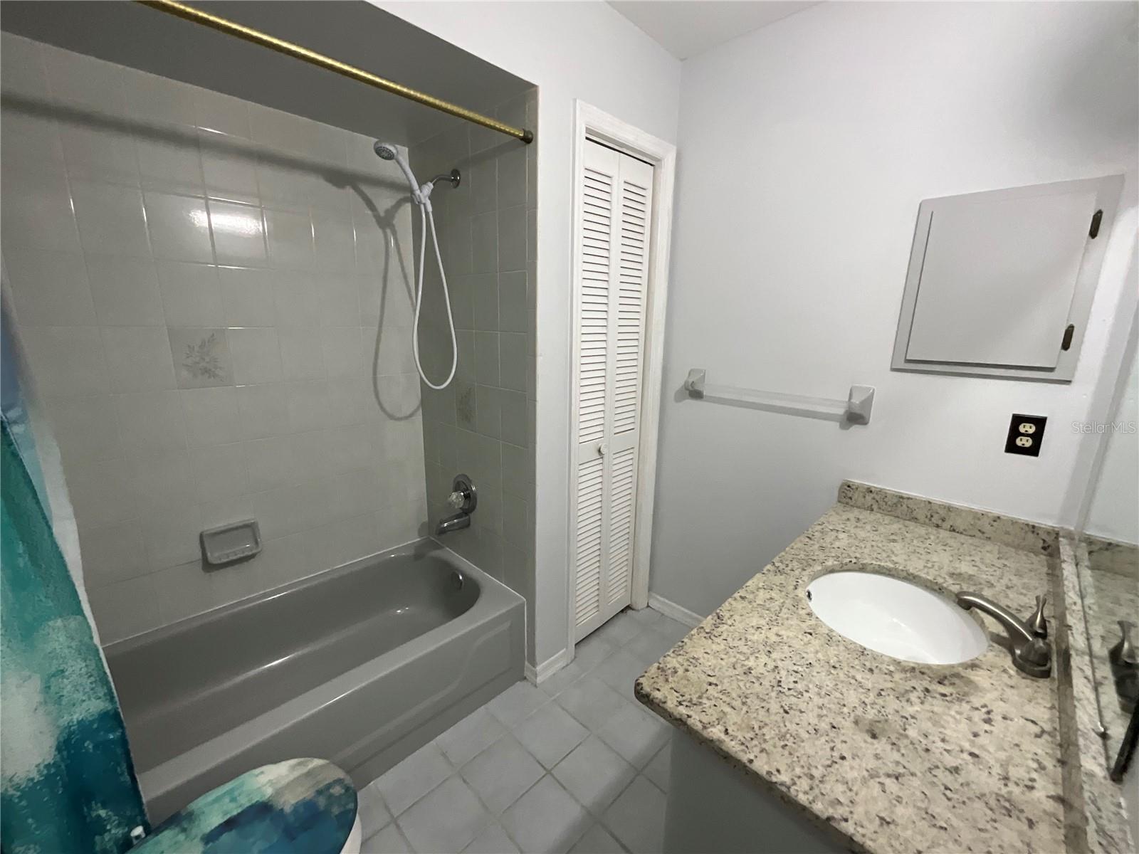Image 16 of 17 For 6080 Seneca Street