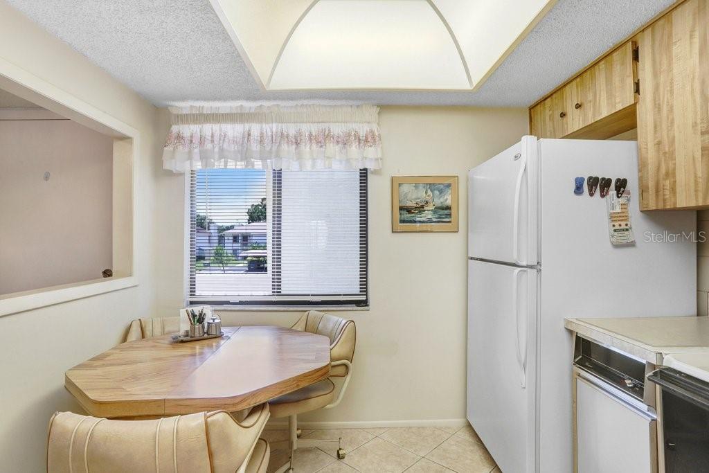 Image 4 of 30 For 172 Lakeview Way 172