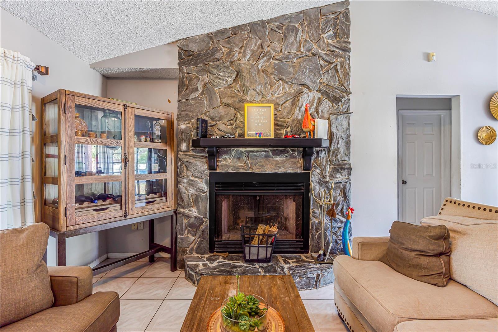 Image 4 of 14 For 1024 Dockside Drive