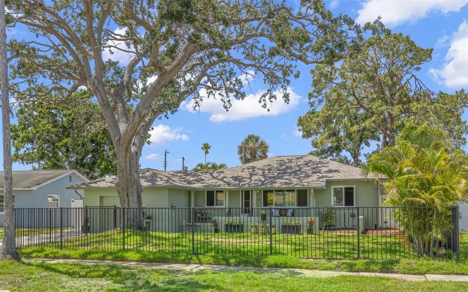 Details for 1827 Oregon Avenue Ne, ST PETERSBURG, FL 33703