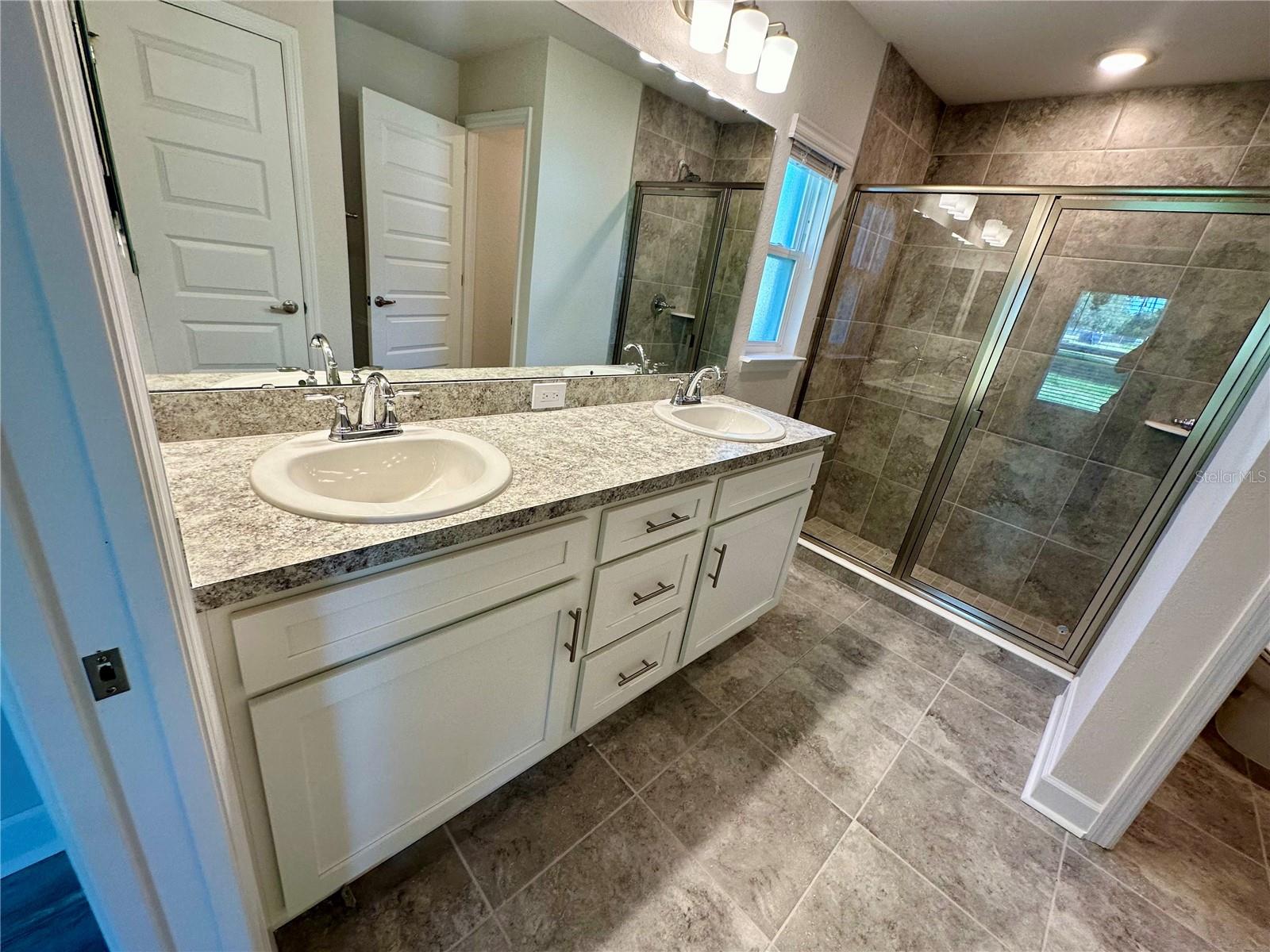 Image 18 of 31 For 1259 Groveland Lane