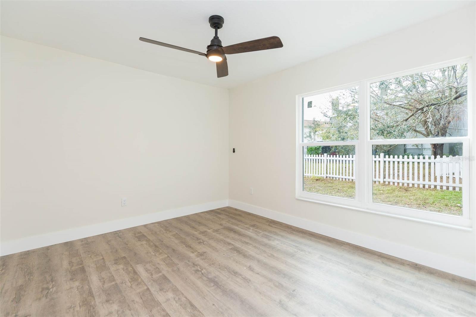 Image 17 of 34 For 12910 Longcrest Drive