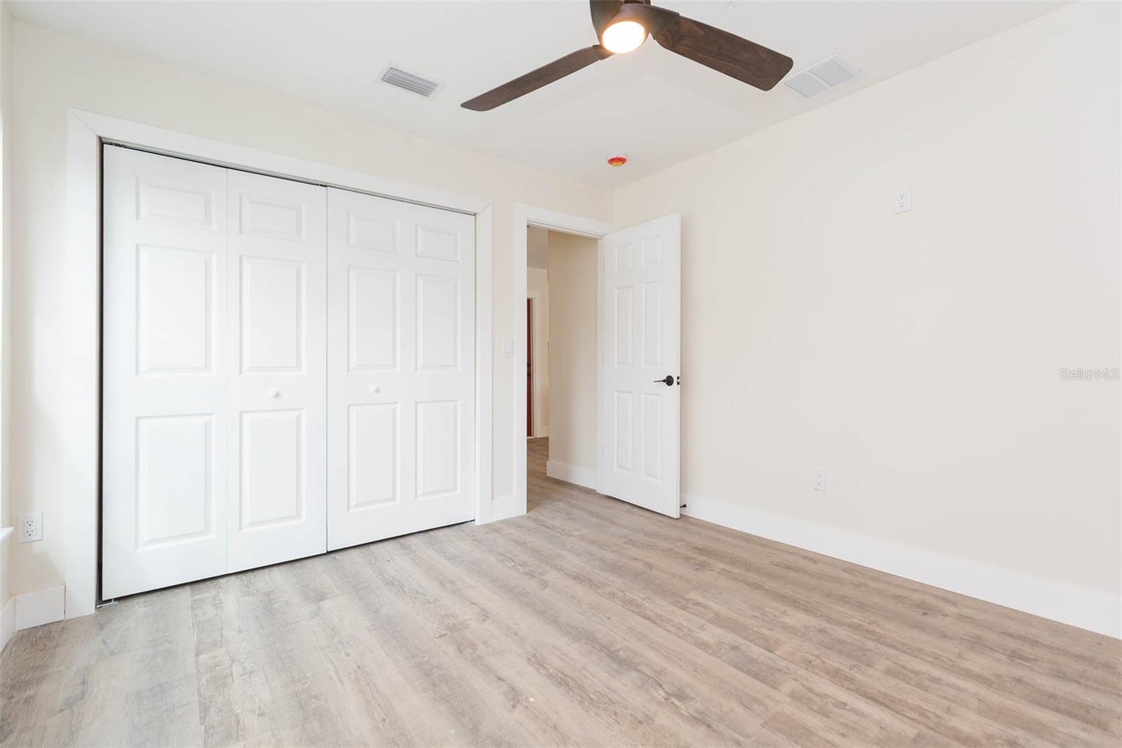 Image 18 of 34 For 12910 Longcrest Drive
