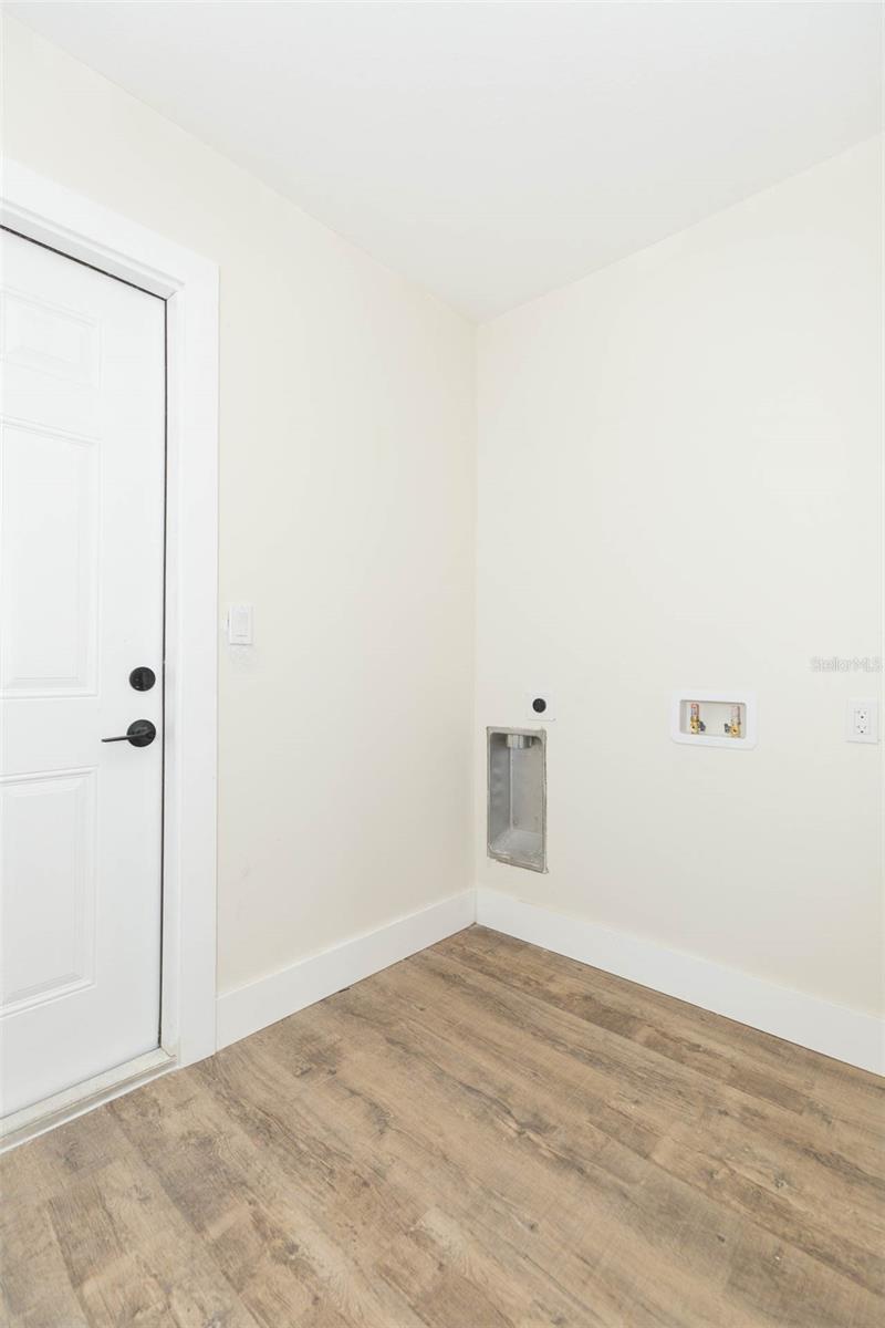 Image 27 of 34 For 12910 Longcrest Drive