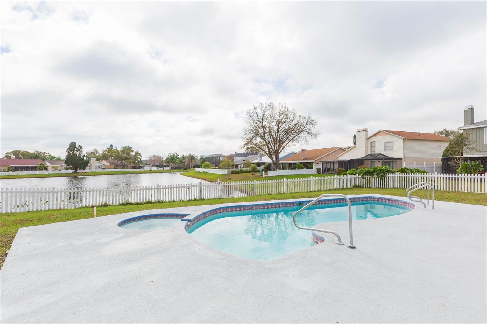Image 28 of 34 For 12910 Longcrest Drive