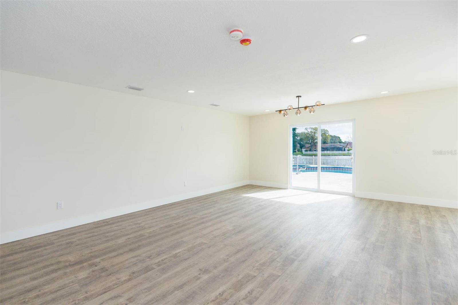 Image 7 of 34 For 12910 Longcrest Drive