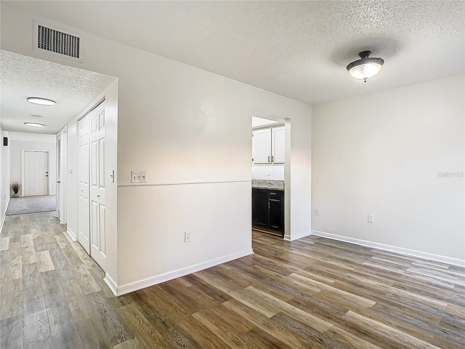 Image 11 of 51 For 4405 Vieux Carre Circle 4405
