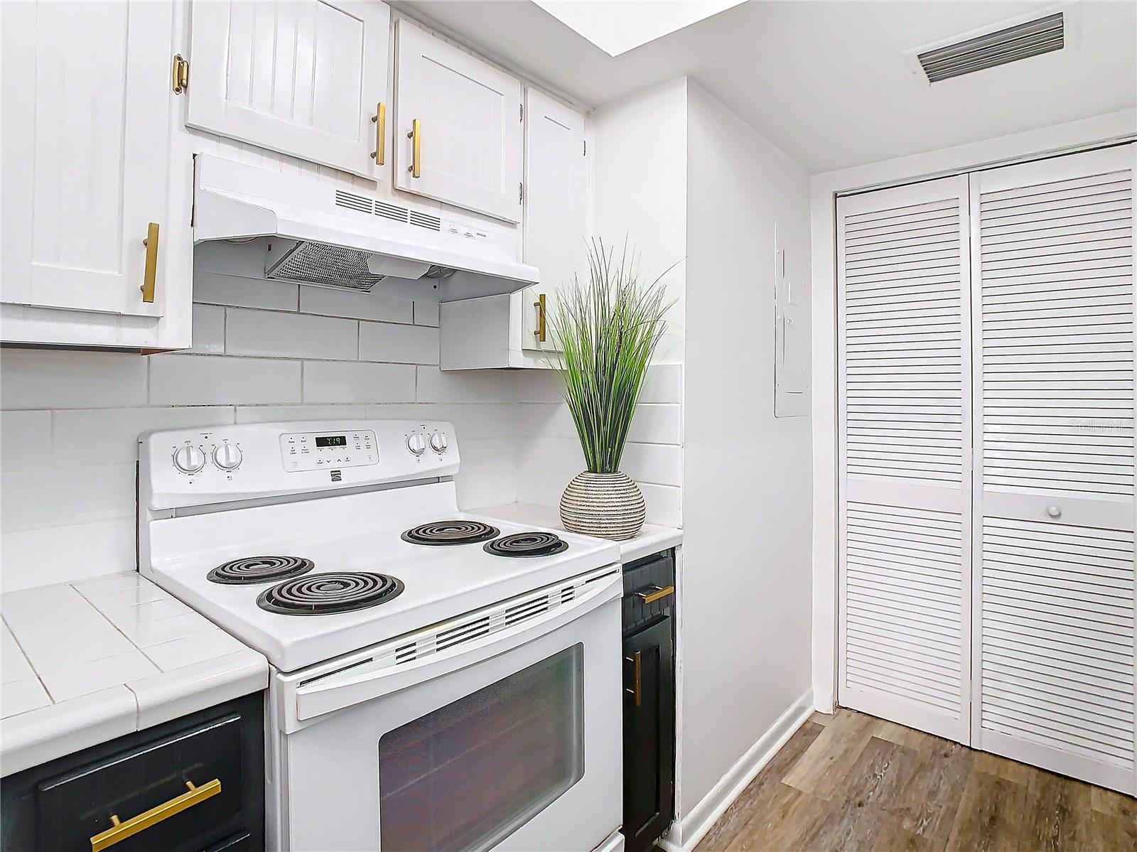 Image 16 of 51 For 4405 Vieux Carre Circle 4405