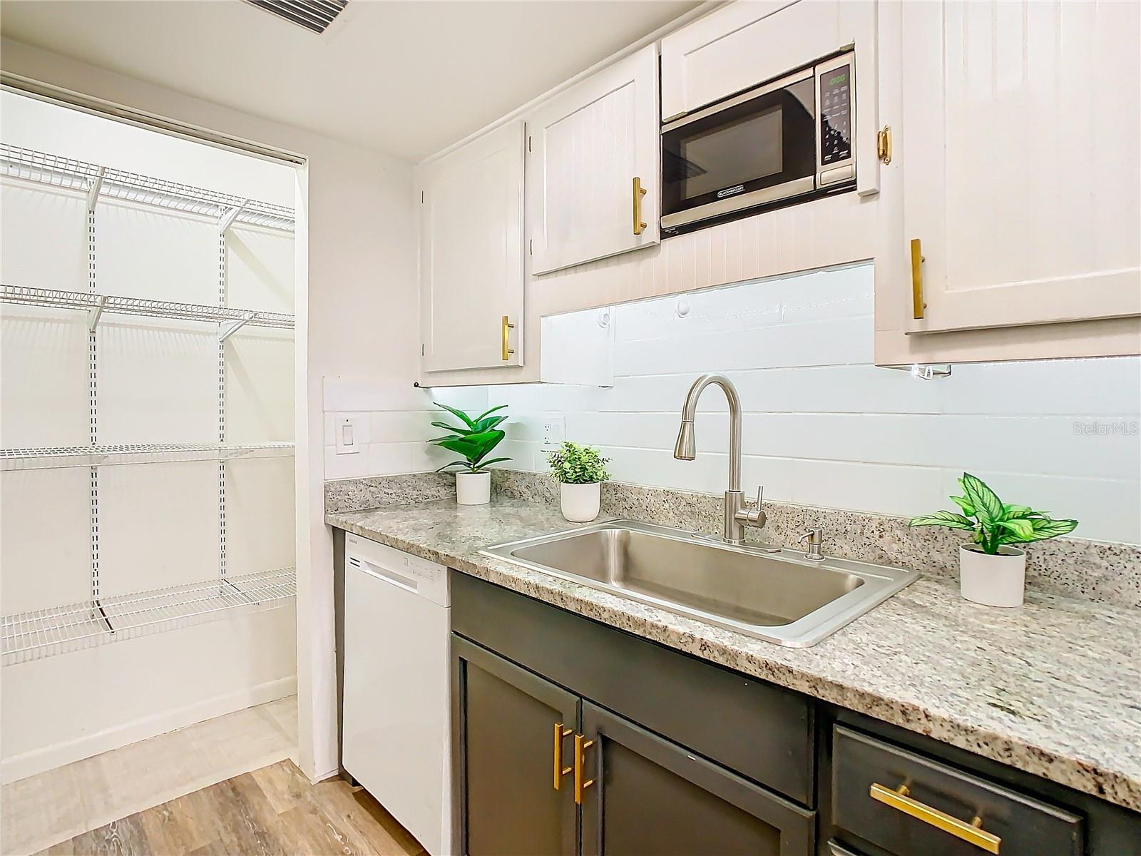 Image 19 of 51 For 4405 Vieux Carre Circle 4405