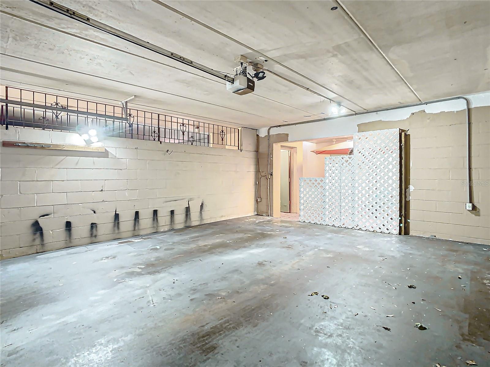 Image 40 of 51 For 4405 Vieux Carre Circle 4405