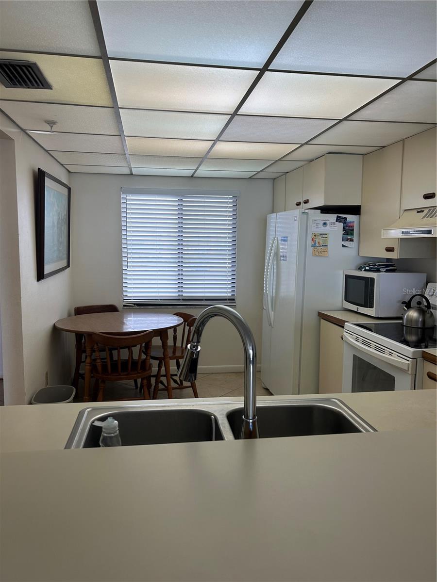Image 10 of 41 For 14950 Gulf Boulevard 603