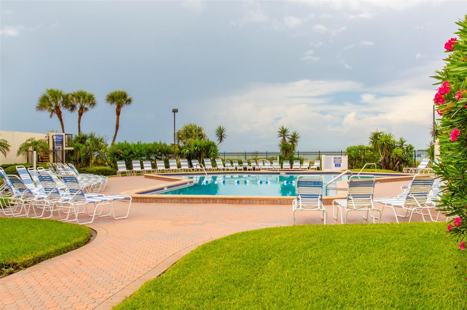 Image 35 of 41 For 14950 Gulf Boulevard 603