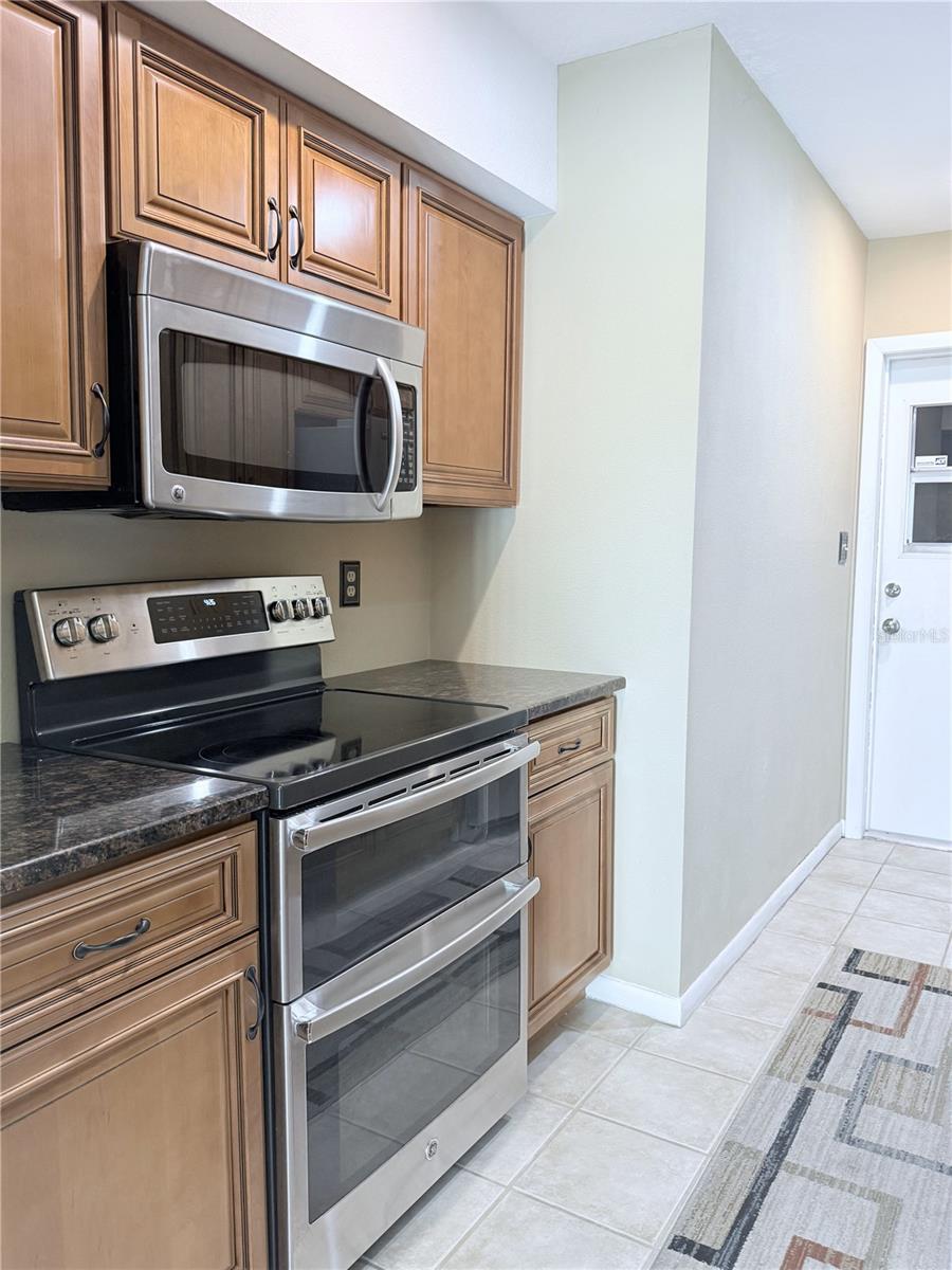 Image 7 of 19 For 11764 Raintree Drive 0