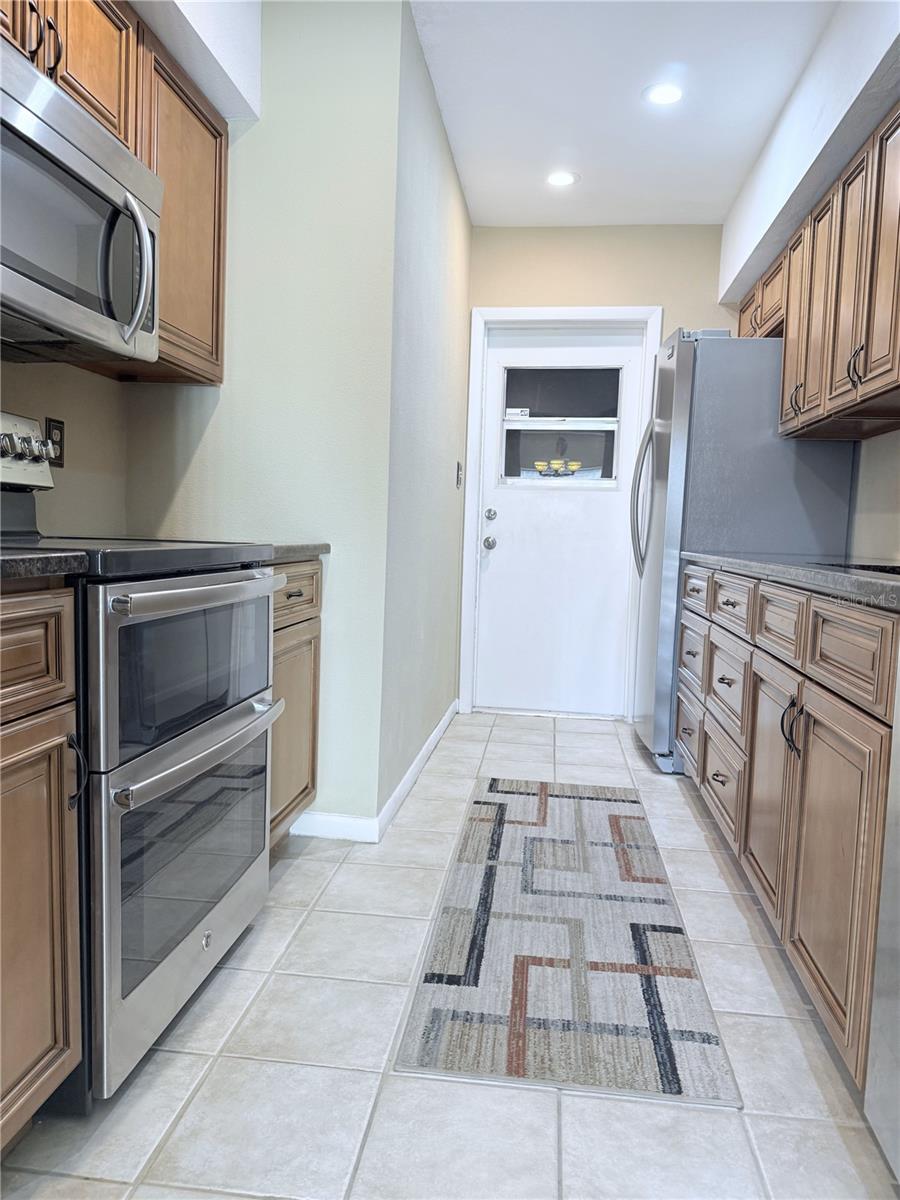 Image 8 of 19 For 11764 Raintree Drive 0