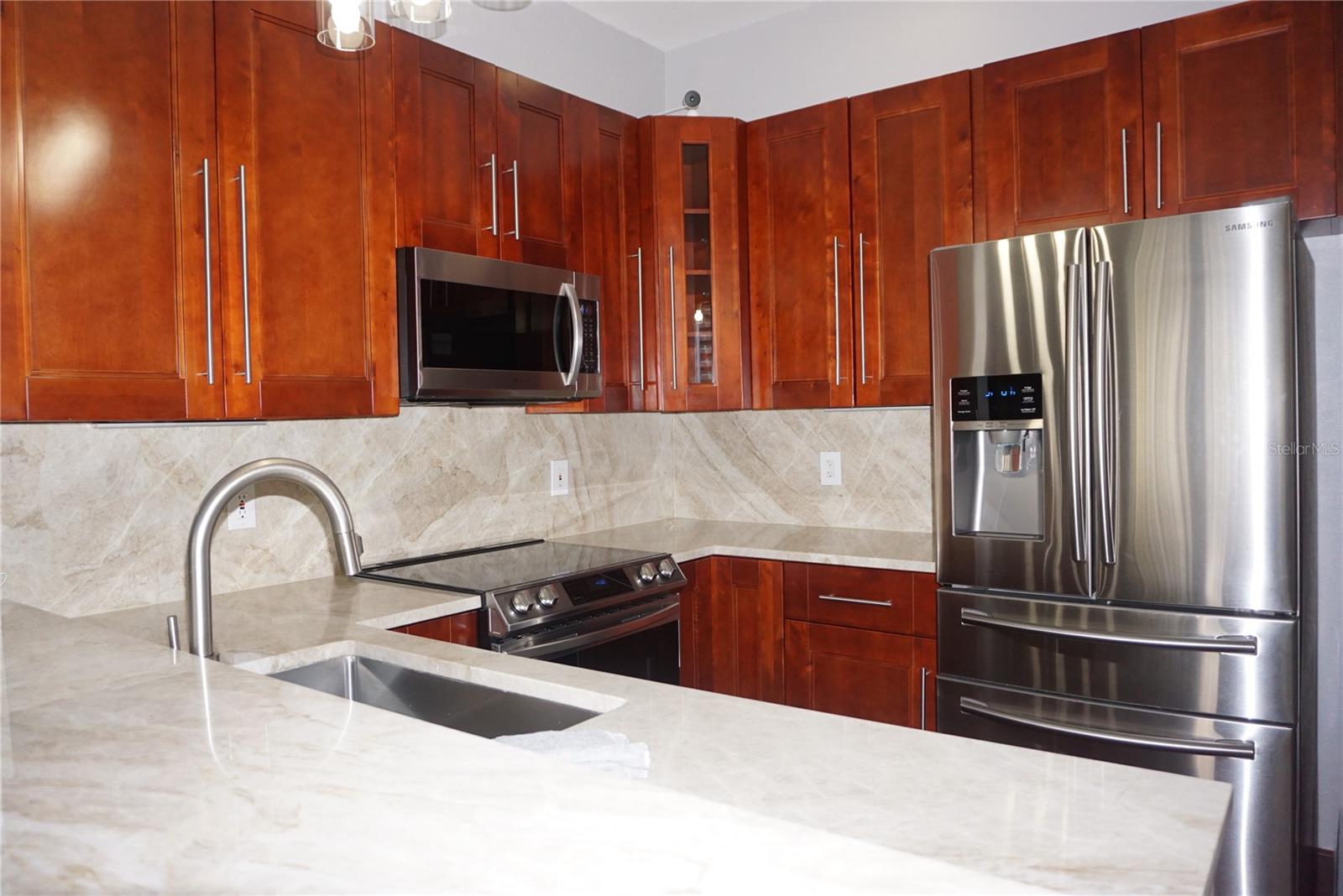 Image 14 of 50 For 716 Promenade Place