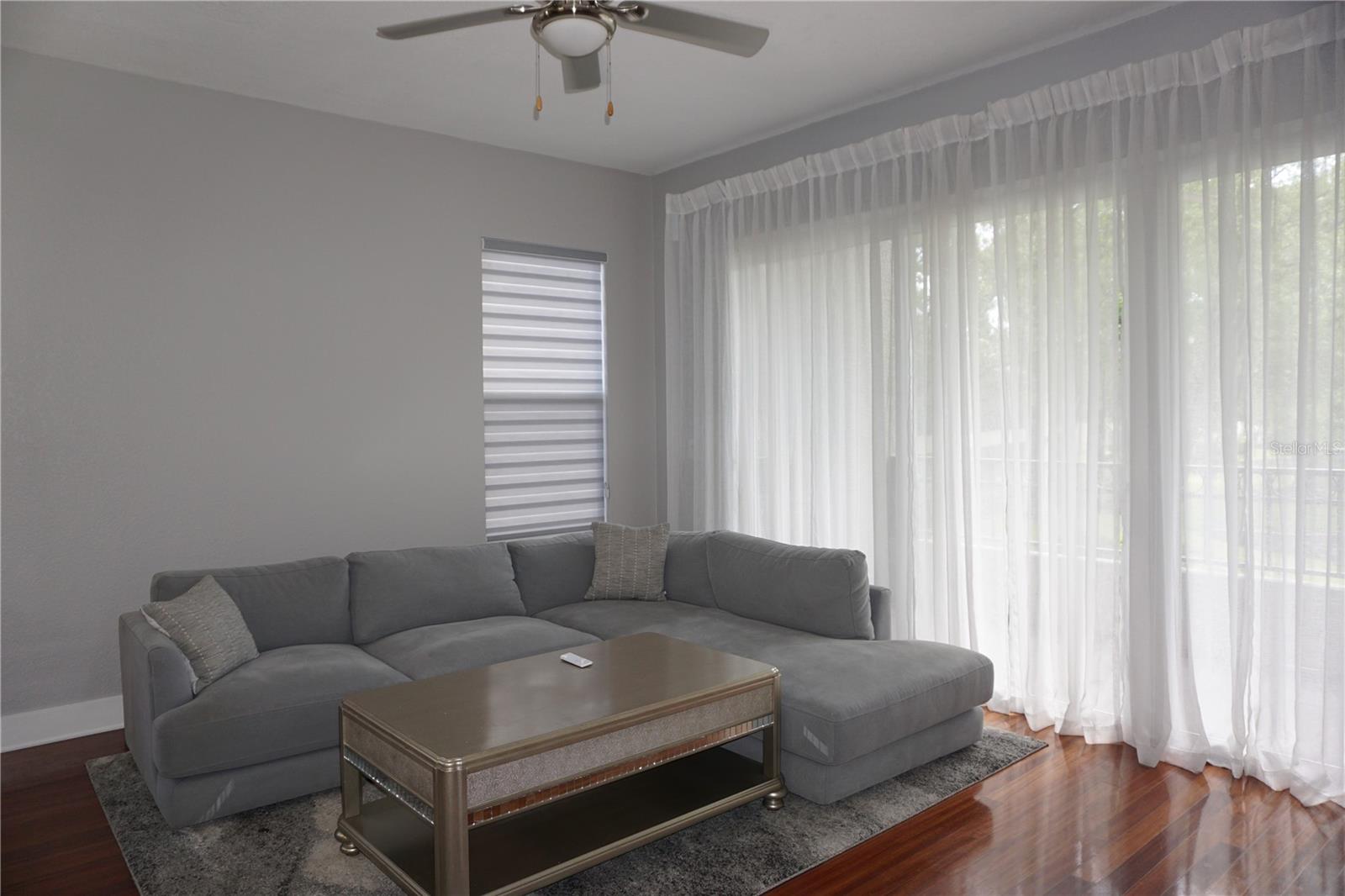 Image 18 of 50 For 716 Promenade Place