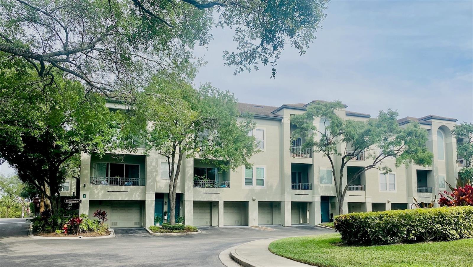 Image 7 of 50 For 716 Promenade Place