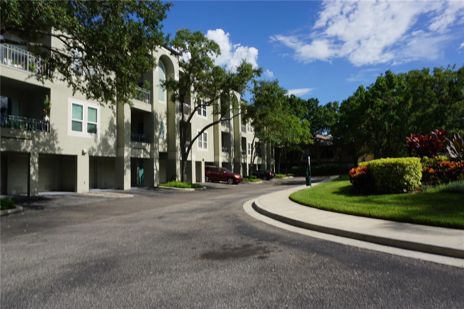 Image 8 of 50 For 716 Promenade Place