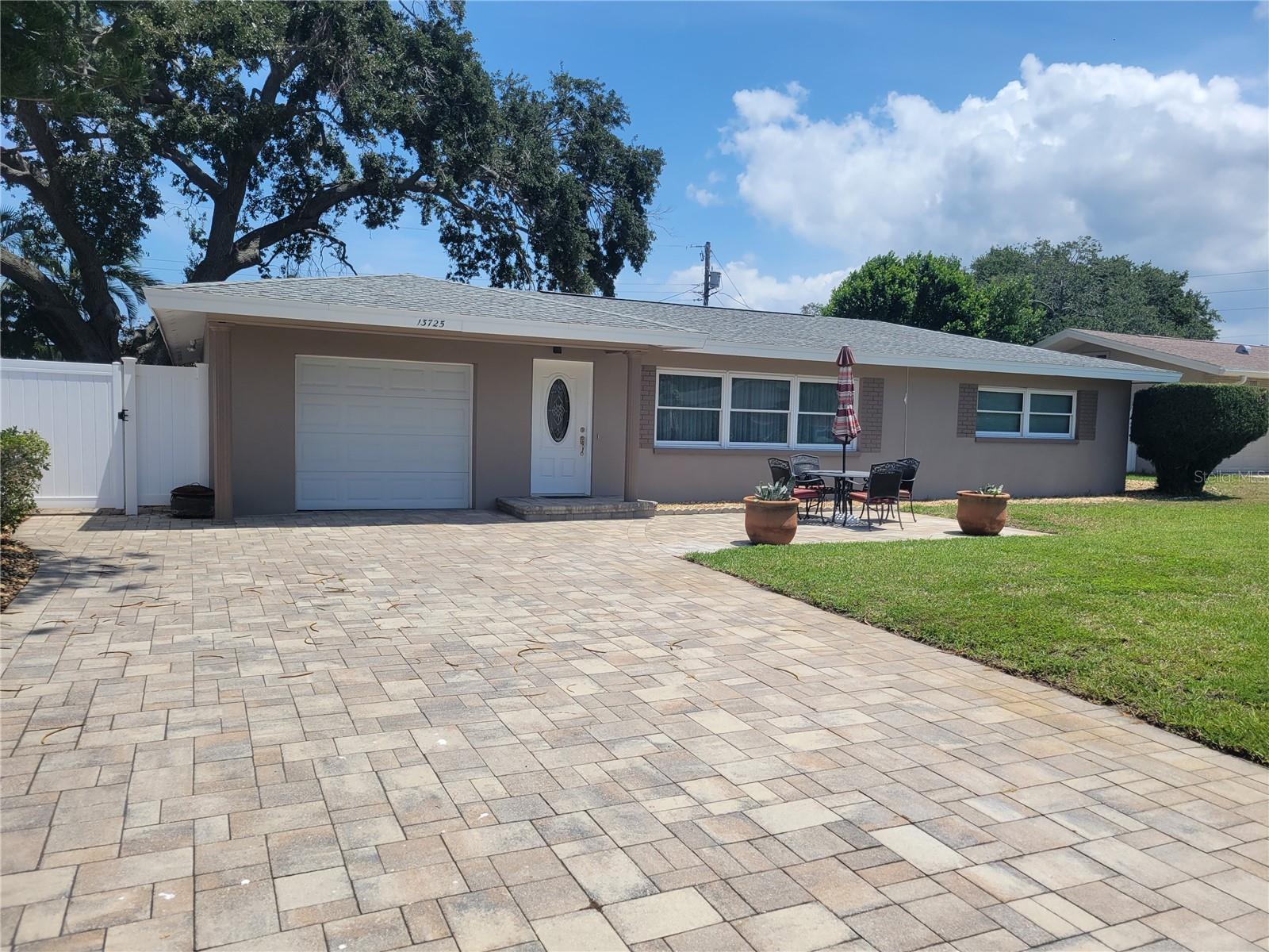 Details for 13725 Bermuda Drive, SEMINOLE, FL 33776