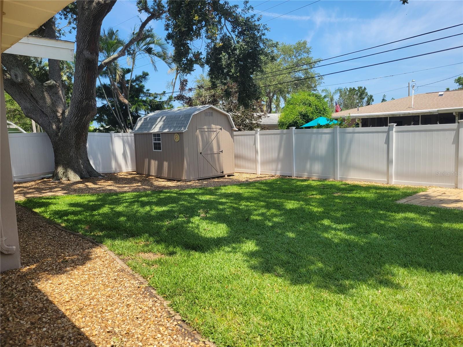 Image 27 of 44 For 13725 Bermuda Drive