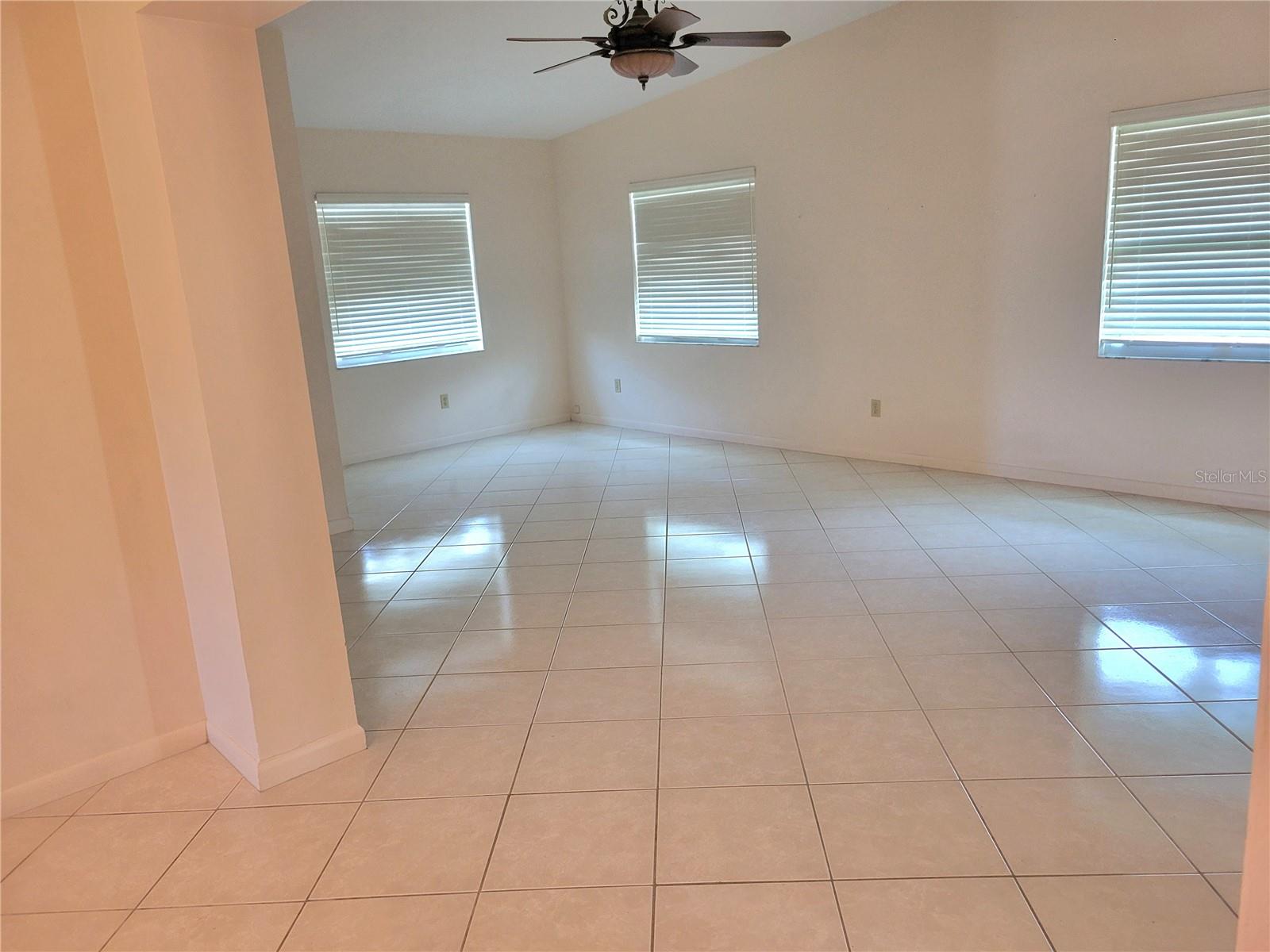 Image 31 of 44 For 13725 Bermuda Drive