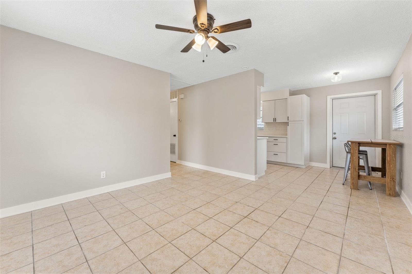 Image 11 of 40 For 137 Monroe Circle N