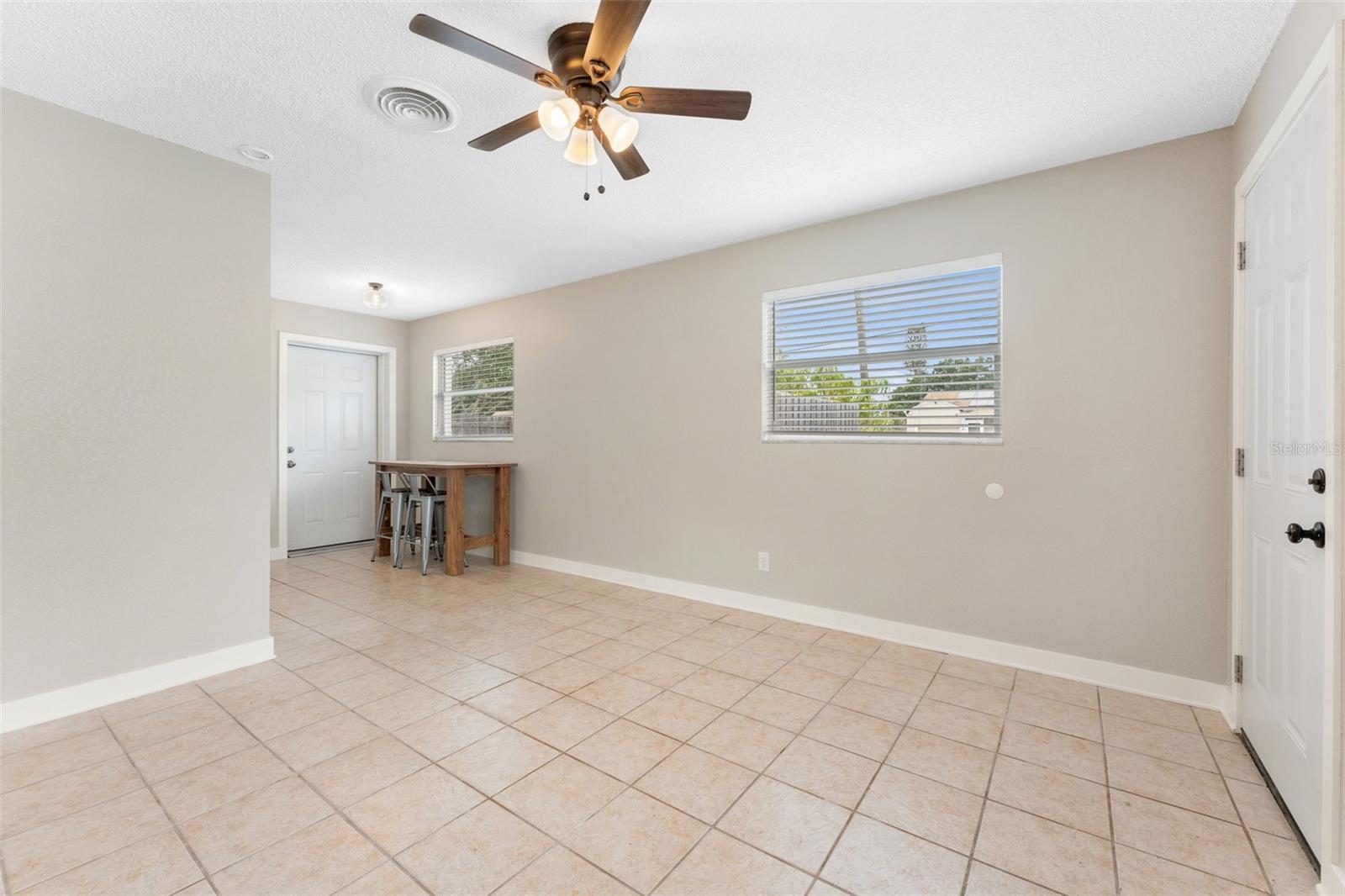 Image 16 of 40 For 137 Monroe Circle N