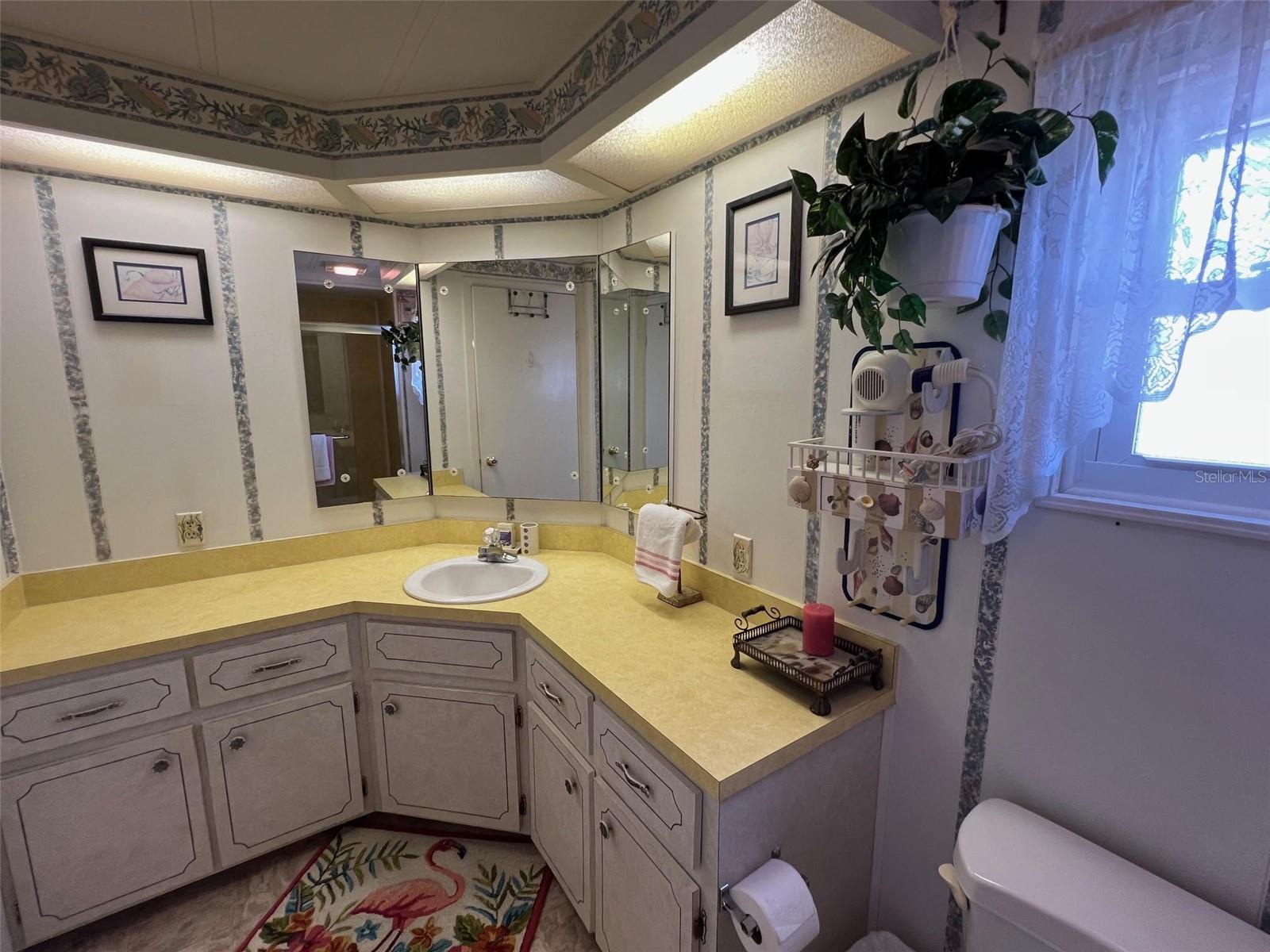 Image 24 of 37 For 832 Cane Palm Street