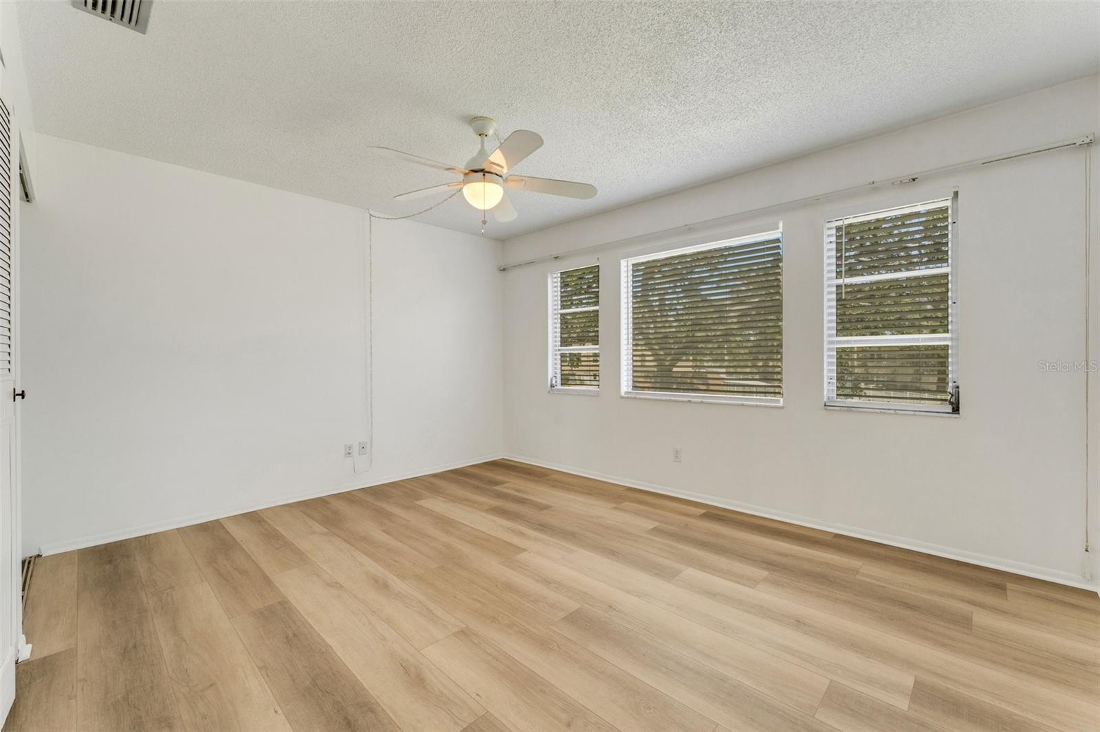 Image 13 of 43 For 224 Aspen Circle 224