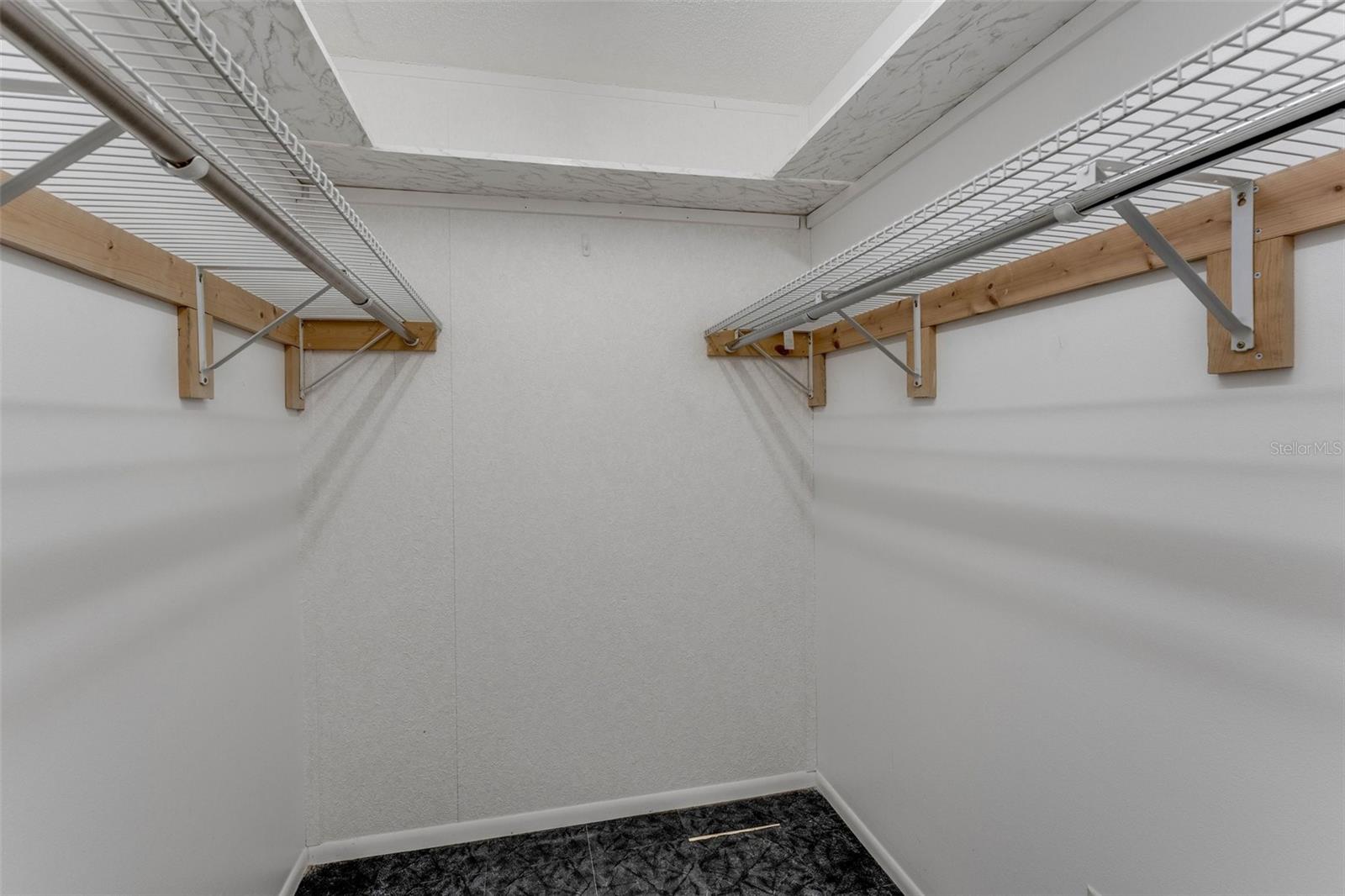 Image 30 of 43 For 224 Aspen Circle 224