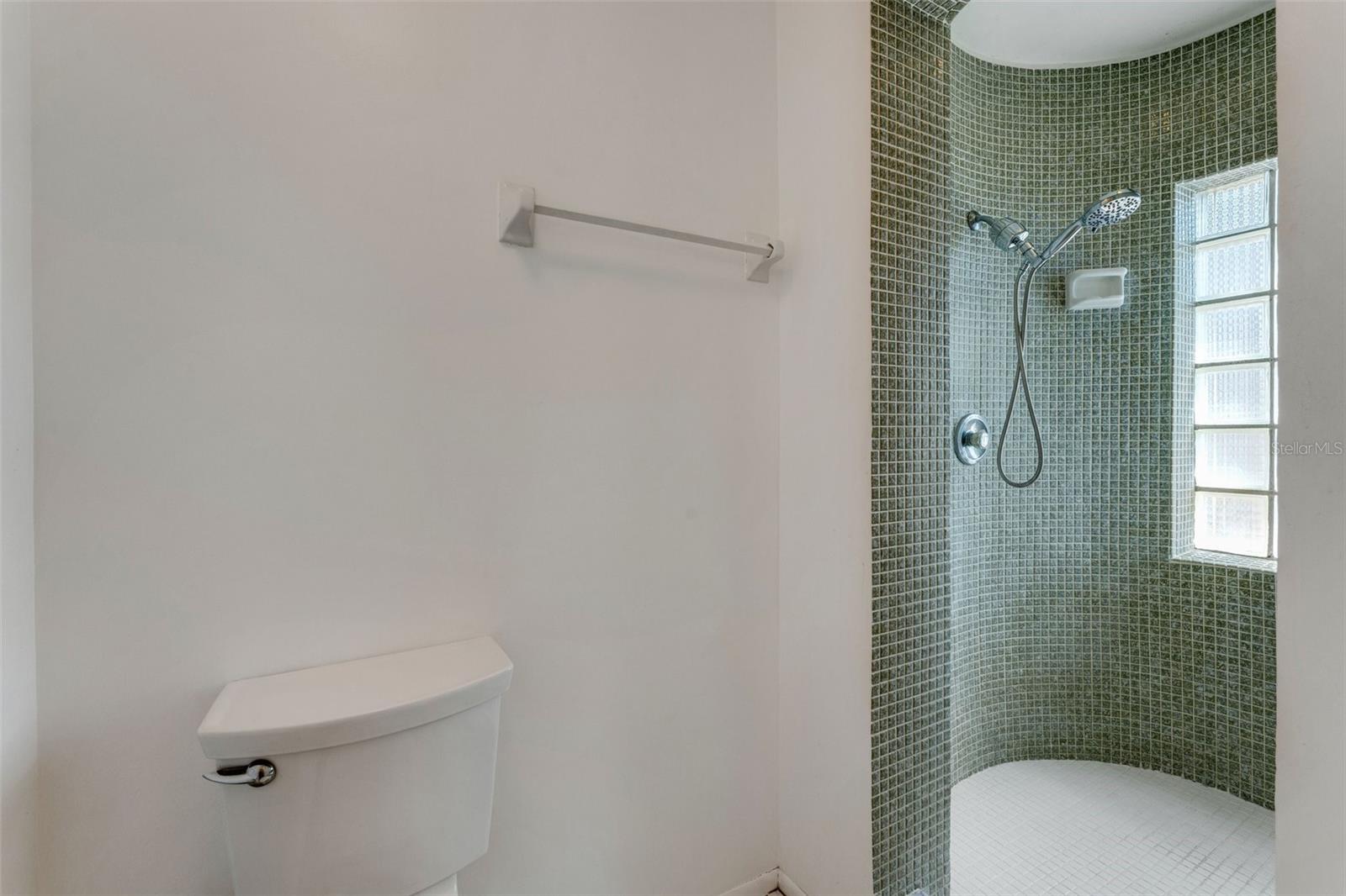 Image 31 of 43 For 224 Aspen Circle 224