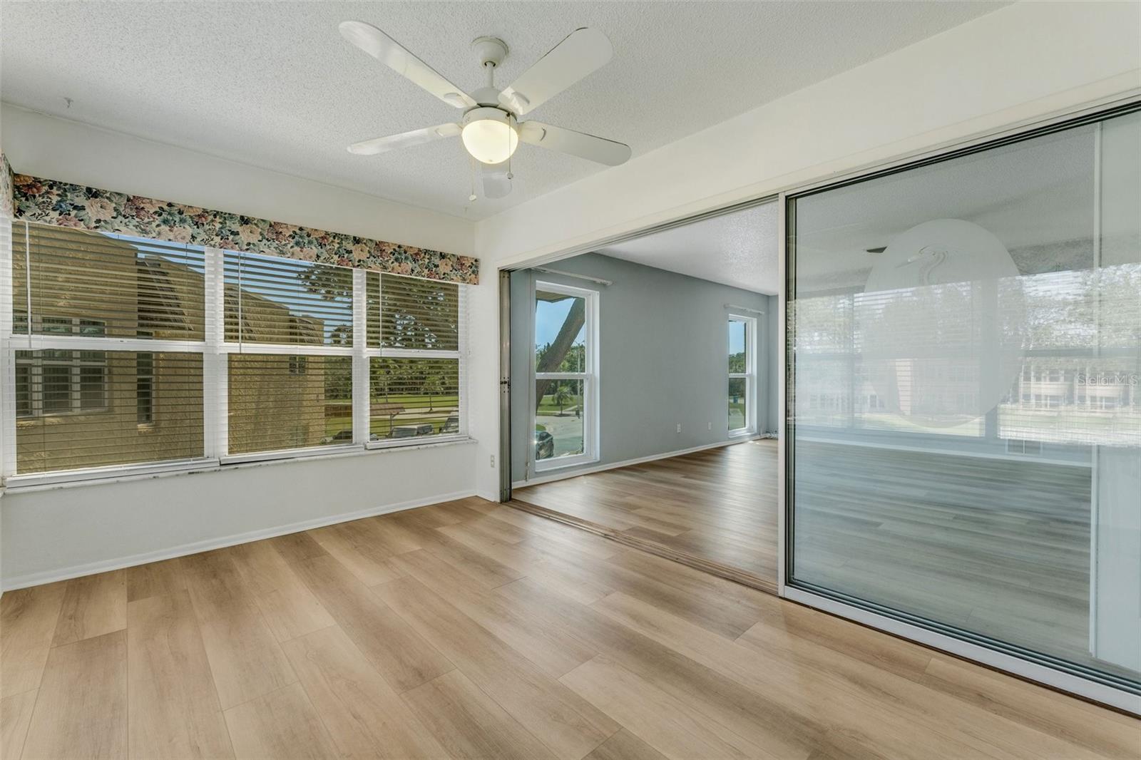 Image 7 of 43 For 224 Aspen Circle 224