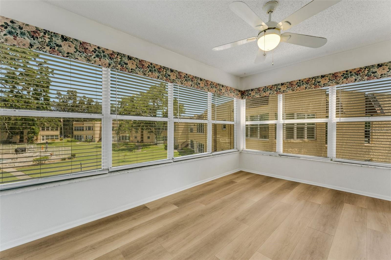 Image 8 of 43 For 224 Aspen Circle 224