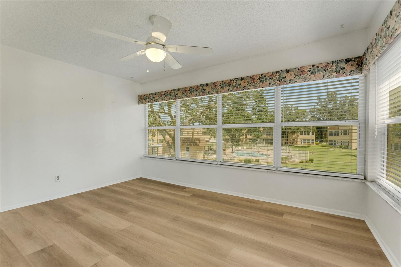 Image 9 of 43 For 224 Aspen Circle 224