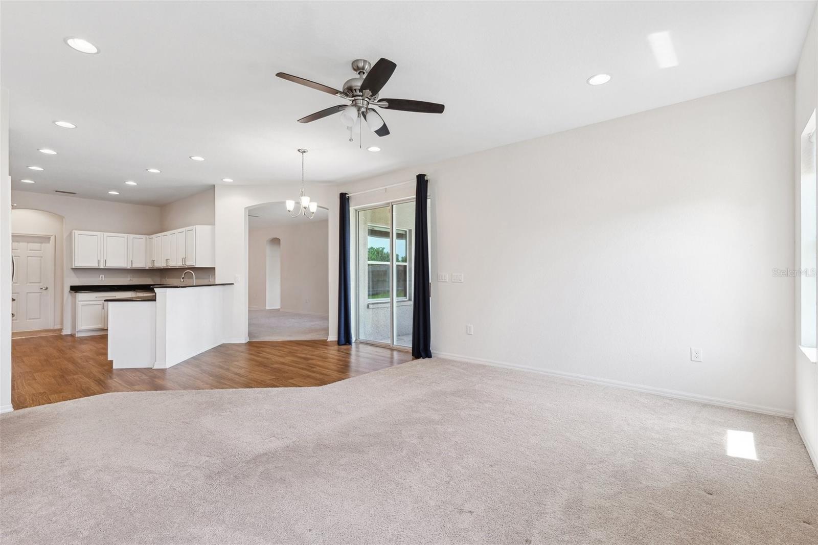 Image 17 of 39 For 6547 Castle Green Place