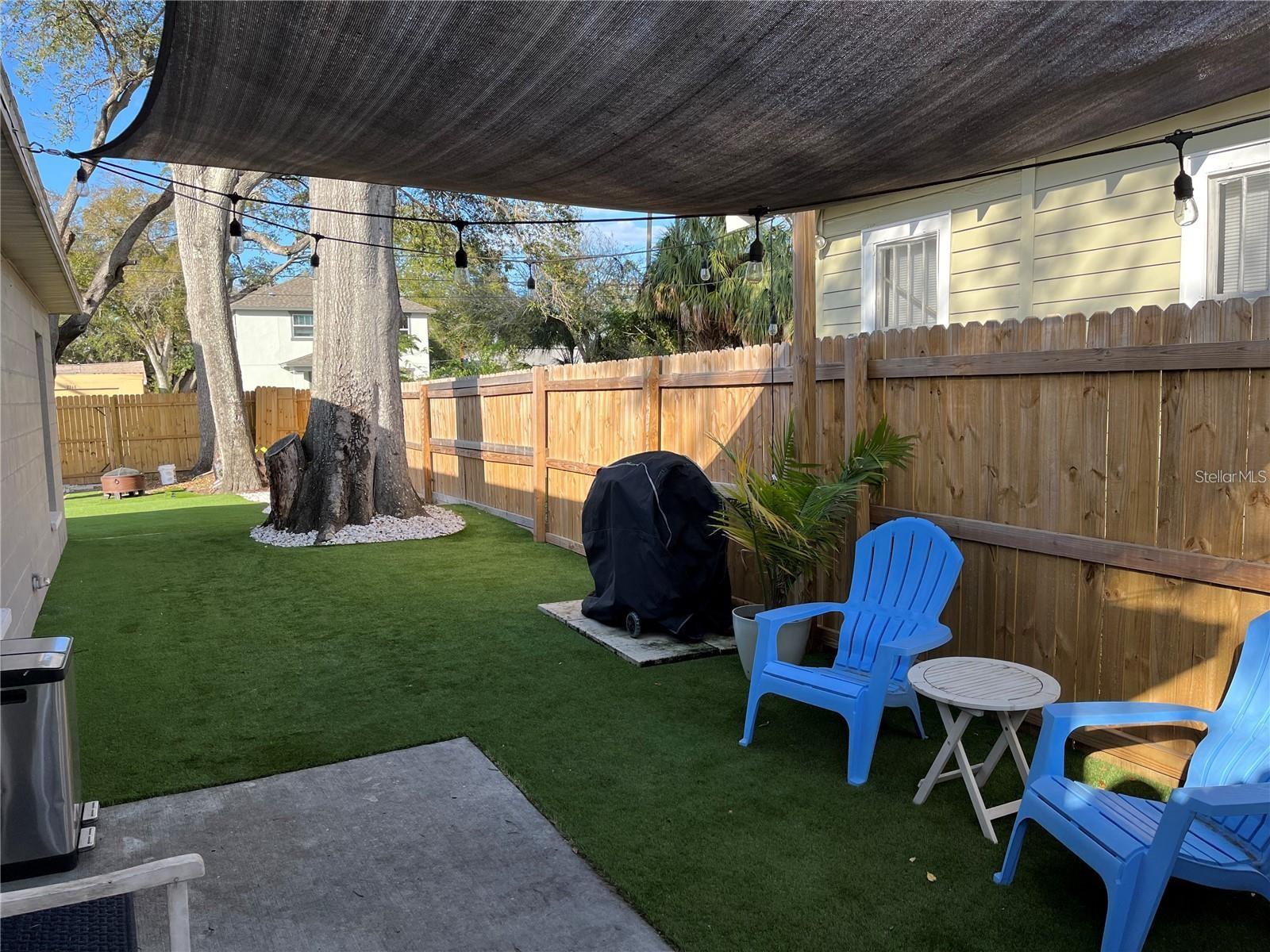 Listing photo id 12 for 2745 4th Avenue S