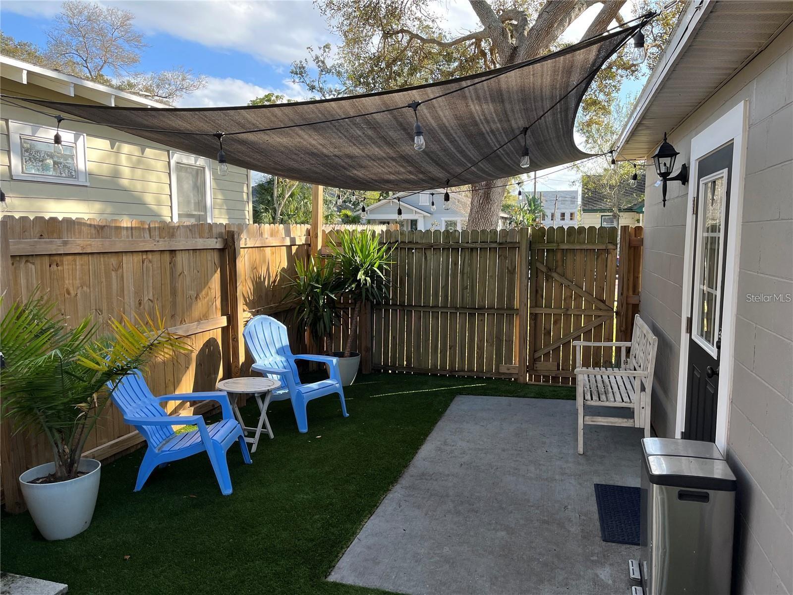 Listing photo id 14 for 2745 4th Avenue S