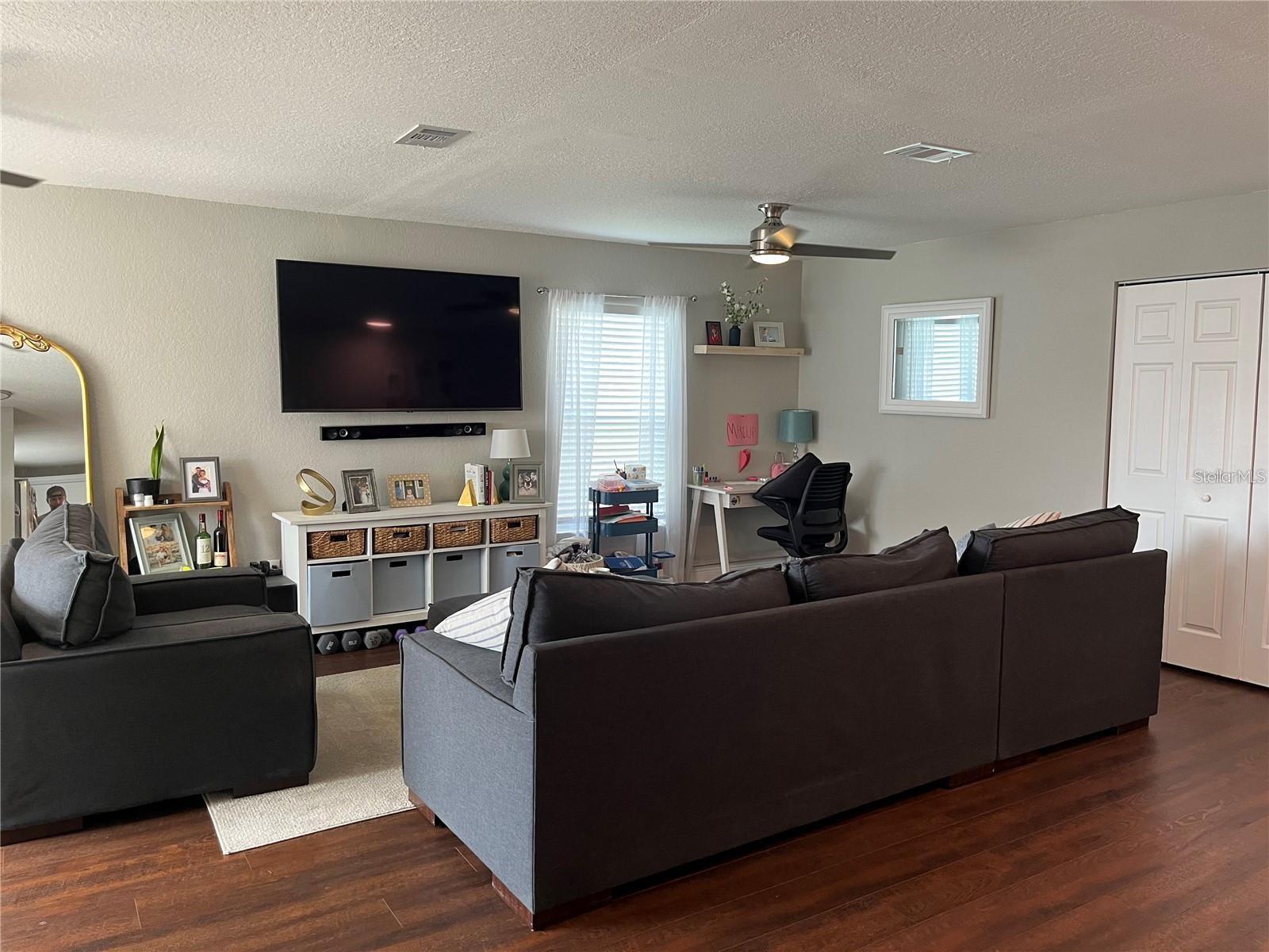 Listing photo id 0 for 2745 4th Avenue S