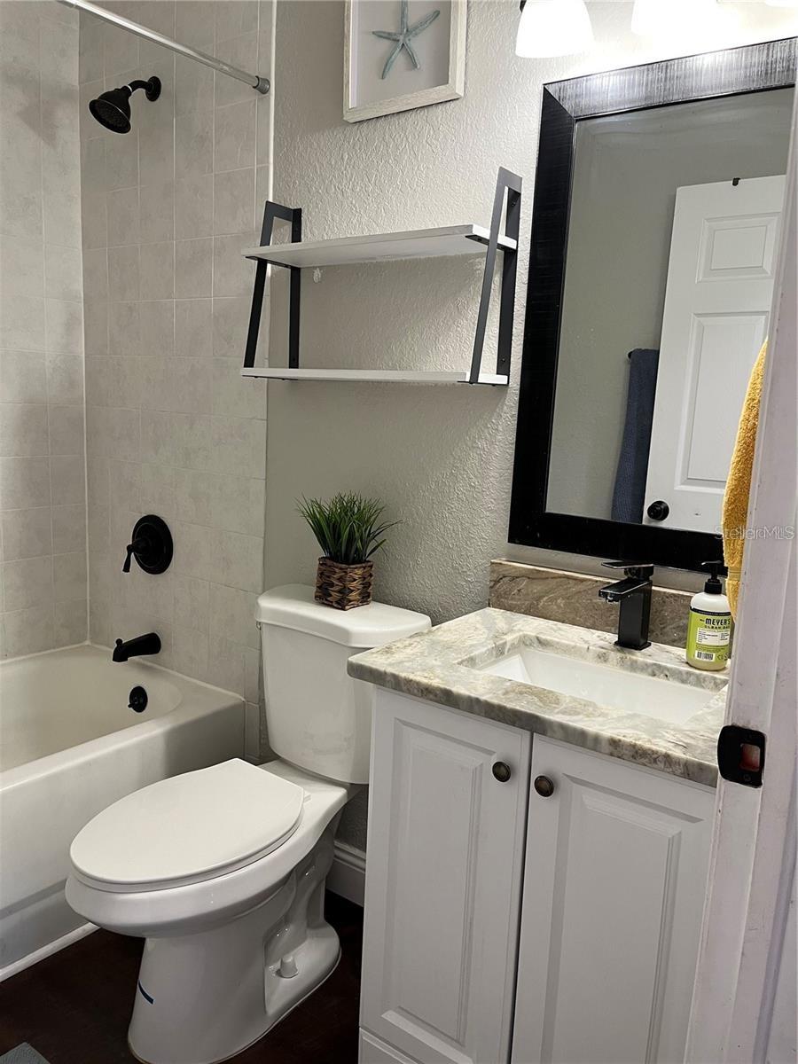 Listing photo id 24 for 2745 4th Avenue S