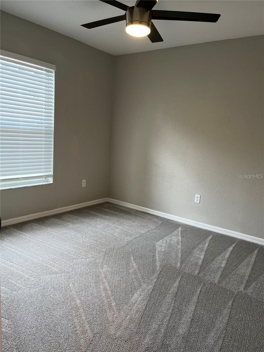 Listing photo id 26 for 2745 4th Avenue S