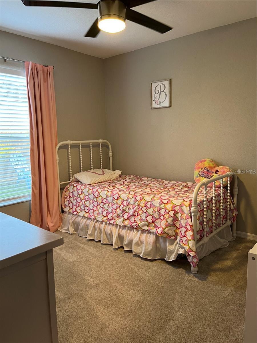 Listing photo id 27 for 2745 4th Avenue S