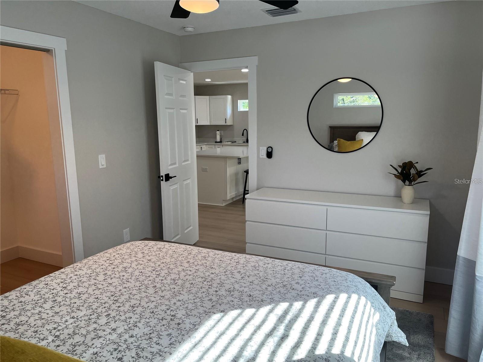 Listing photo id 44 for 2745 4th Avenue S
