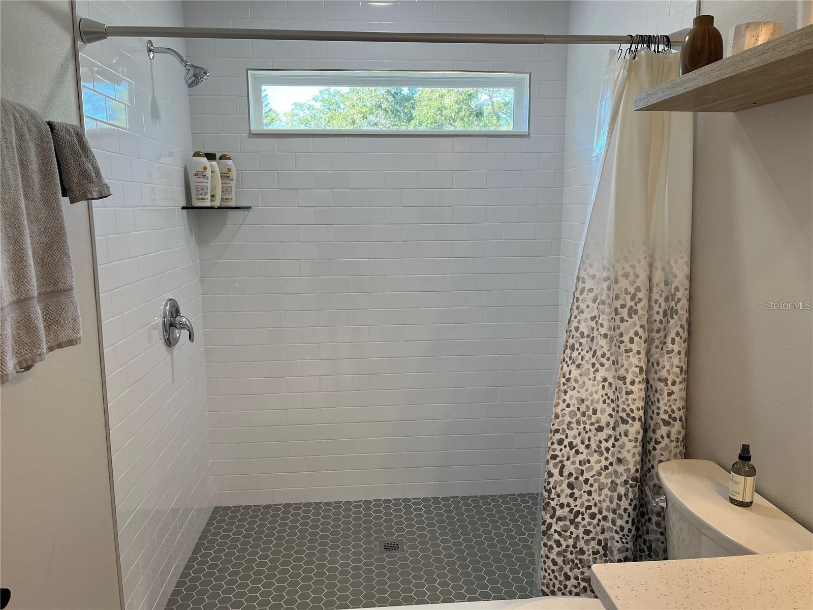 Listing photo id 47 for 2745 4th Avenue S