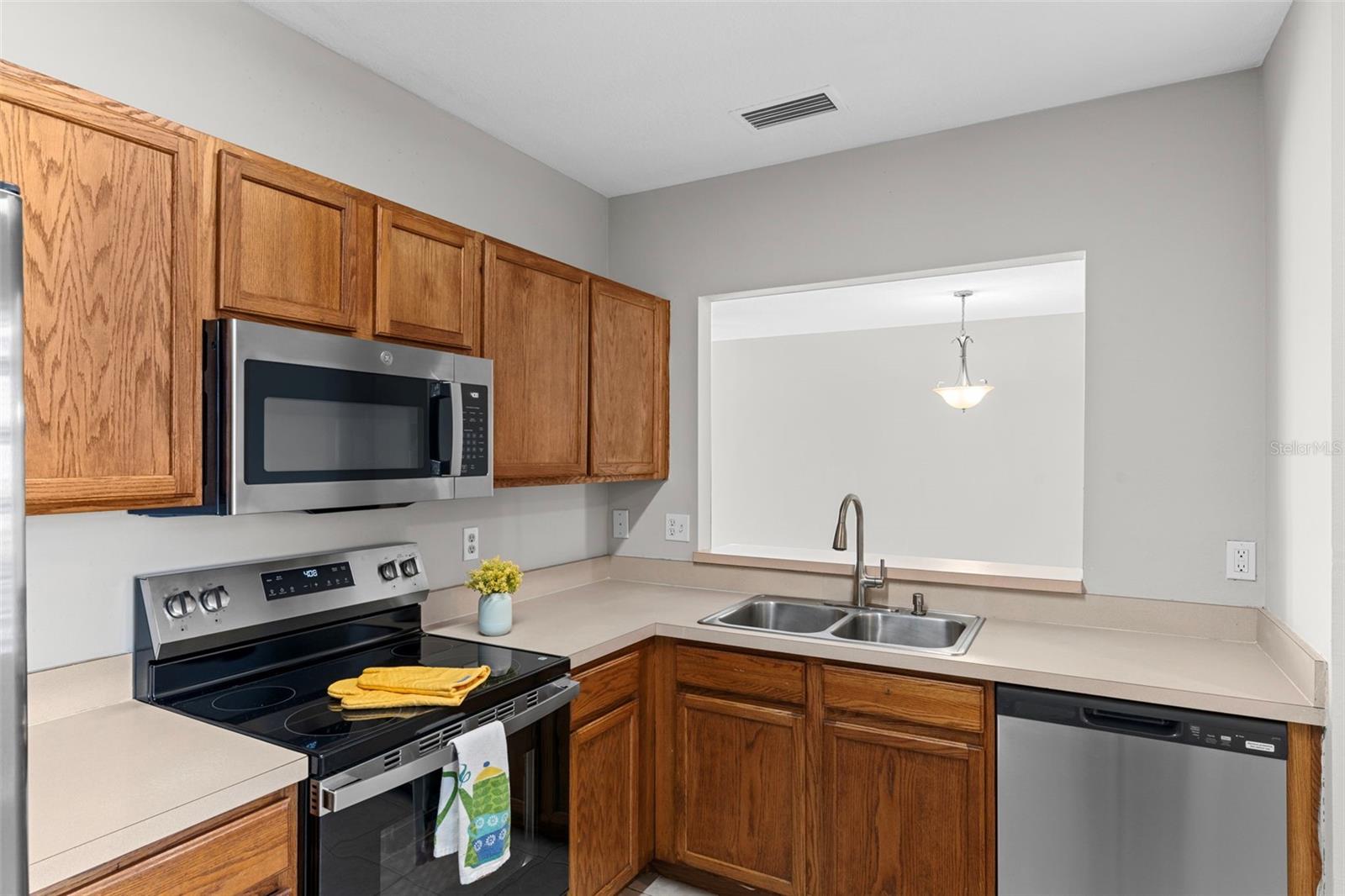 Image 13 of 43 For 9519 Newdale Way 202
