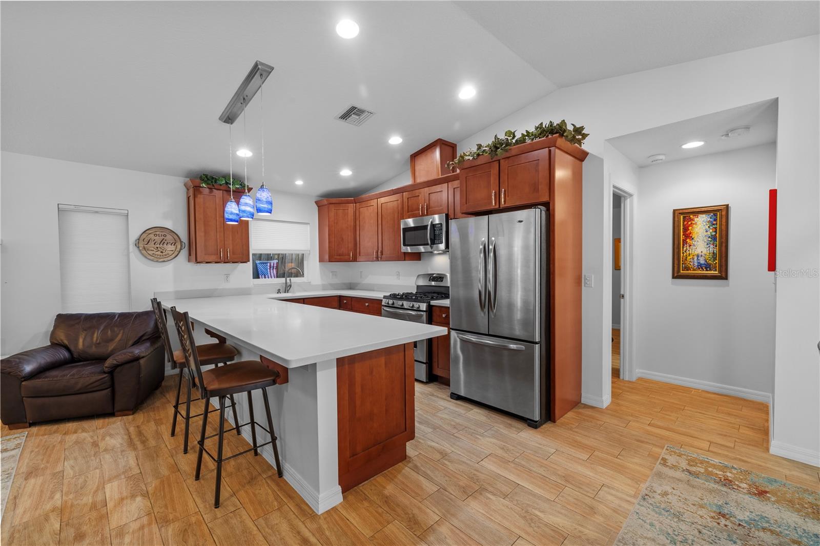 Image 11 of 63 For 905 Fribley Street