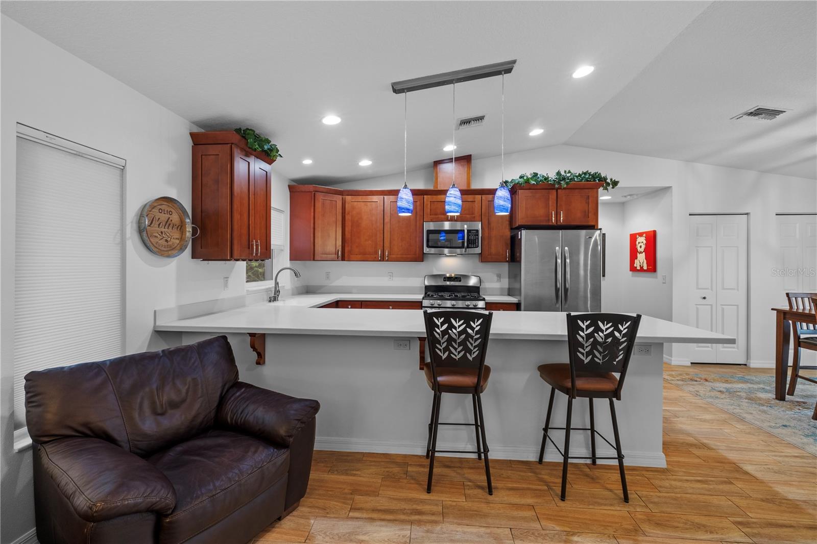 Image 14 of 63 For 905 Fribley Street