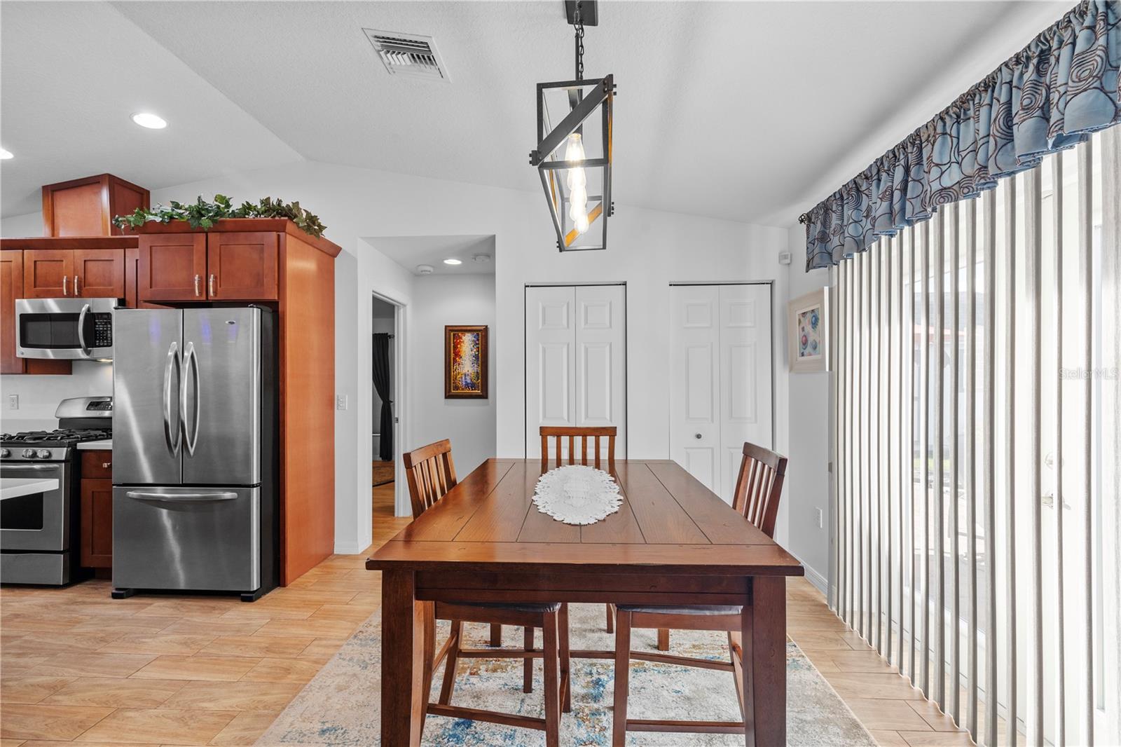 Image 9 of 63 For 905 Fribley Street