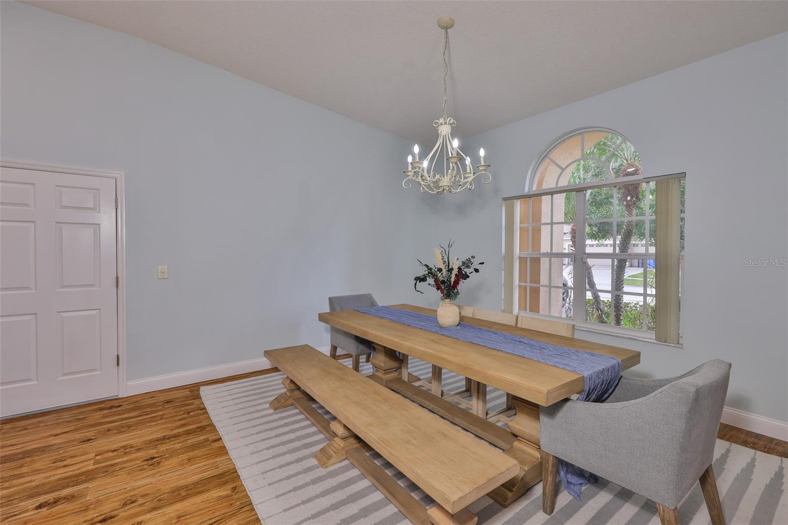 Image 11 of 34 For 18444 Eastwyck Dr