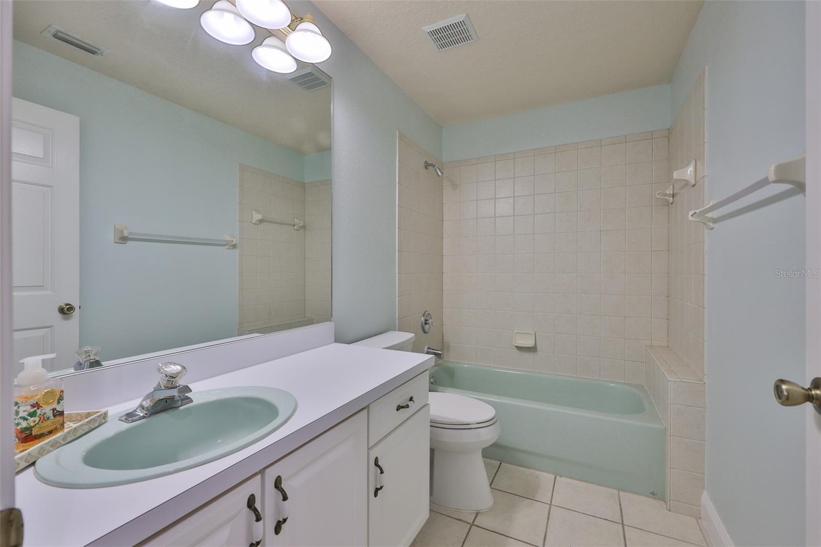 Image 26 of 34 For 18444 Eastwyck Dr
