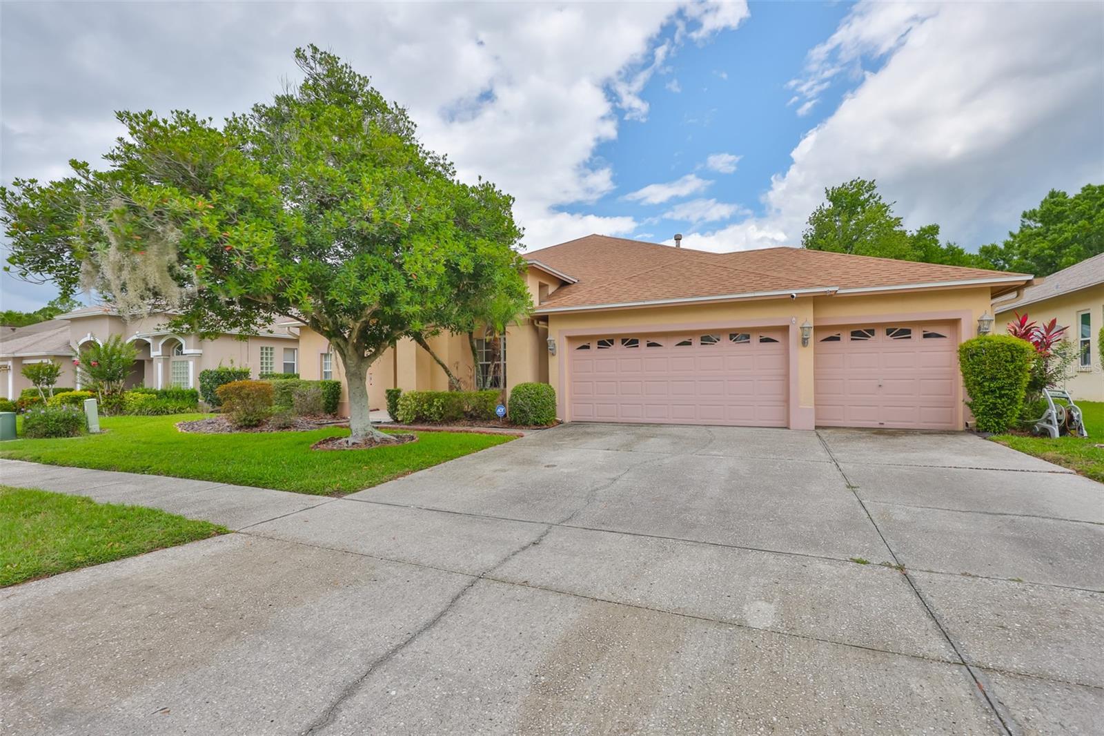Image 3 of 34 For 18444 Eastwyck Dr